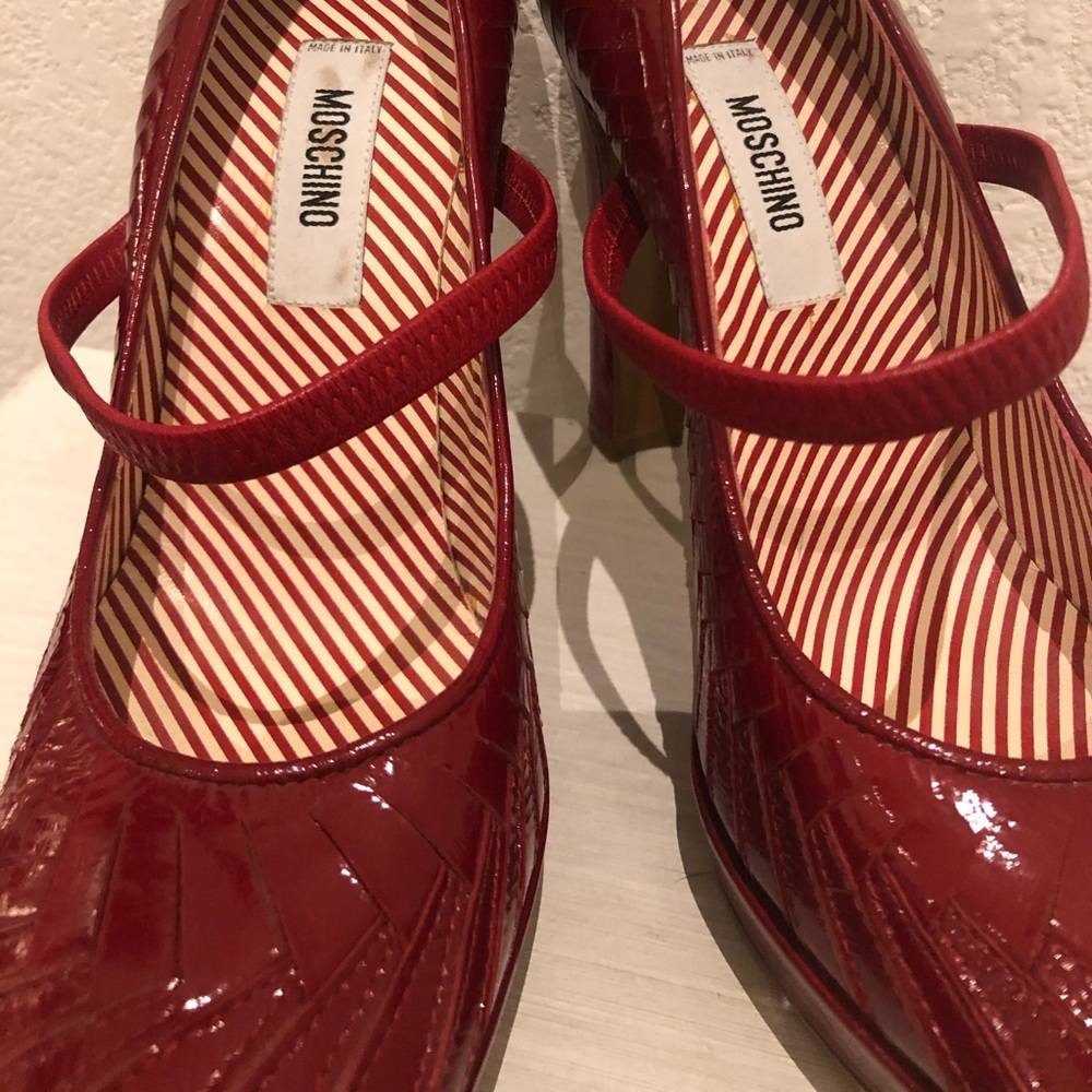 Red Moschino MaryJane heels 👠